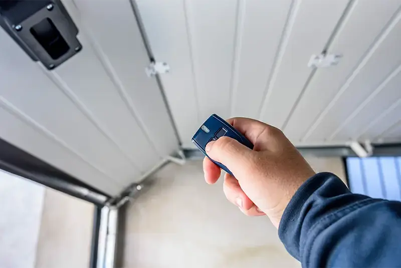Porte de garage avec télécommande
